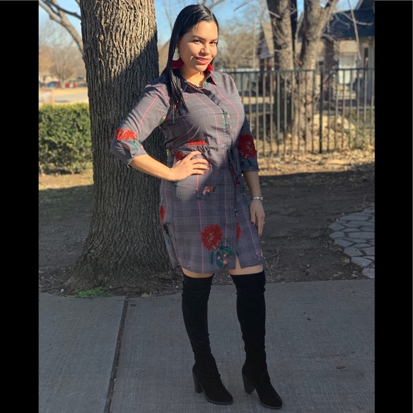 Dress - Picture 1 of 3